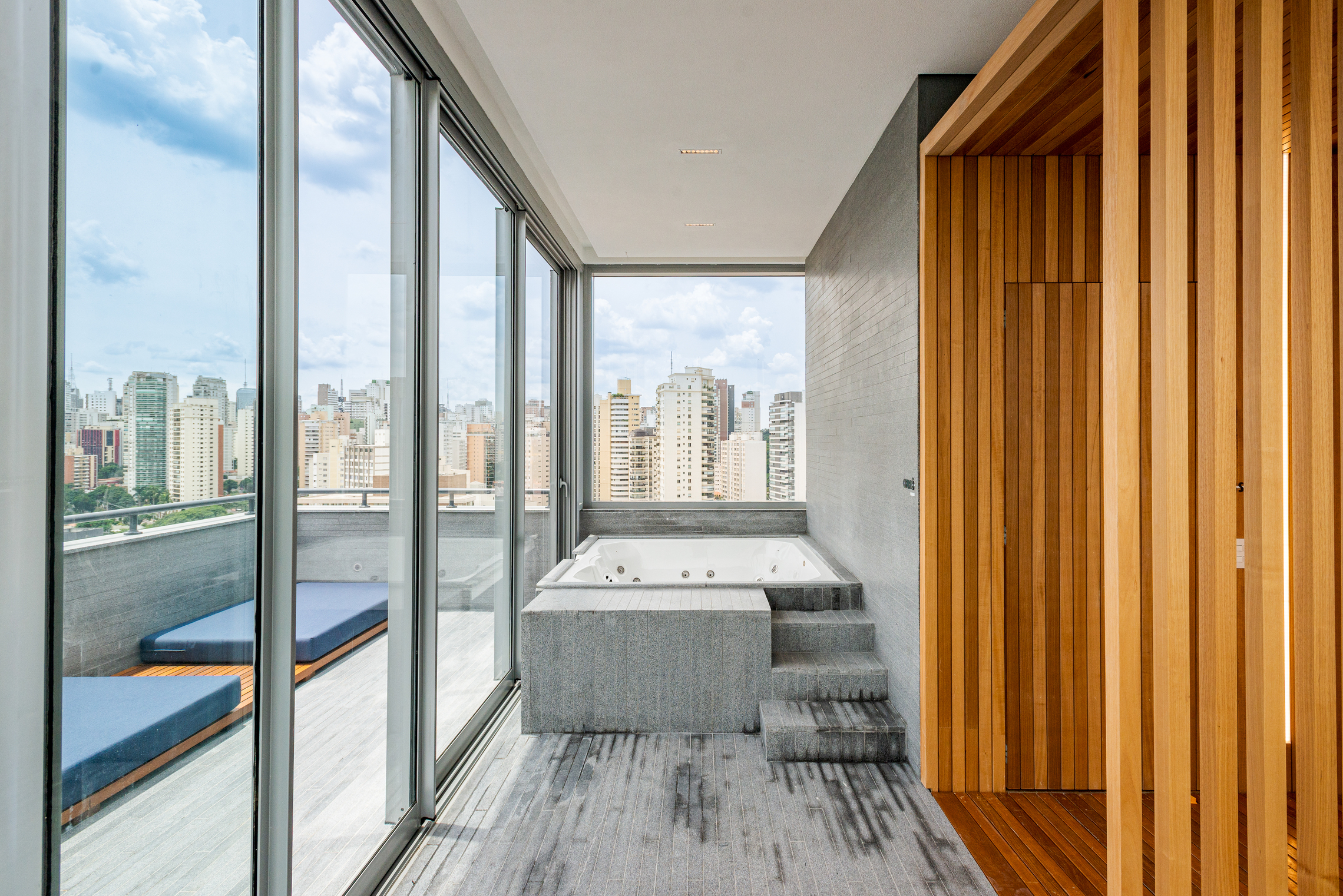 Residencial Multifamiliar de 3 quartos, 185m² no bairro Ibirapuera, em São Paulo | Eu Corretor