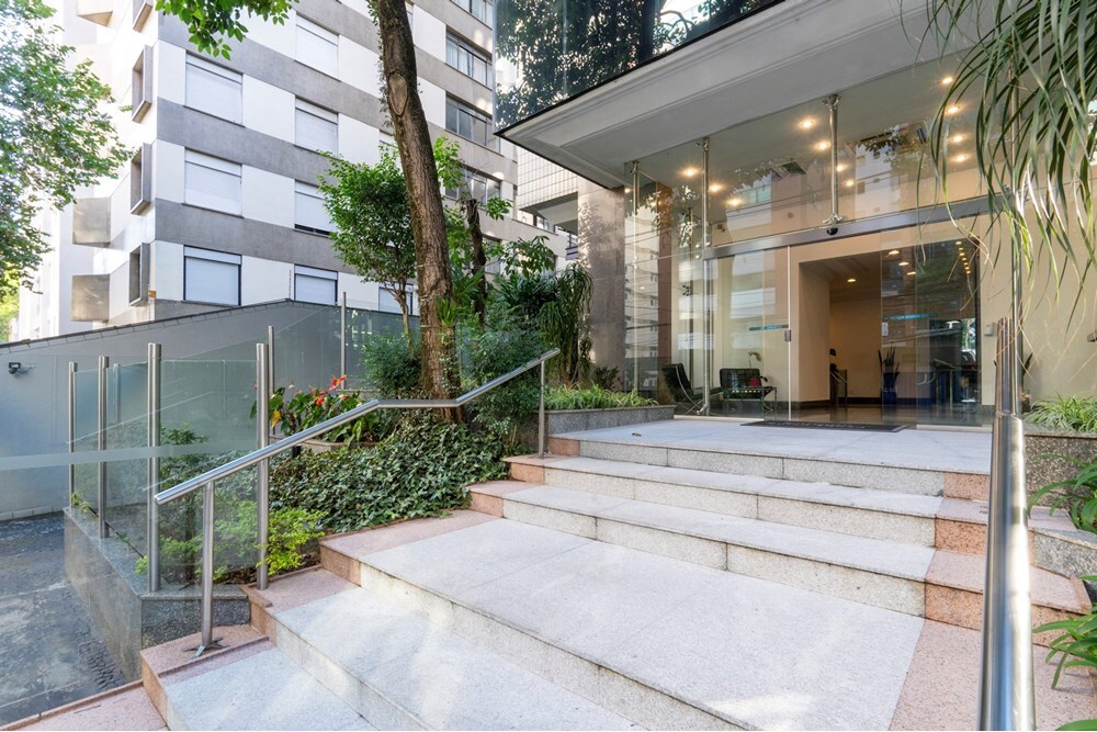 IBT 100 Sala 601241007-32 - REMAX Ville Exclusividades IBT 100 Sala 601241007-32 - REMAX Ville Exclusividades