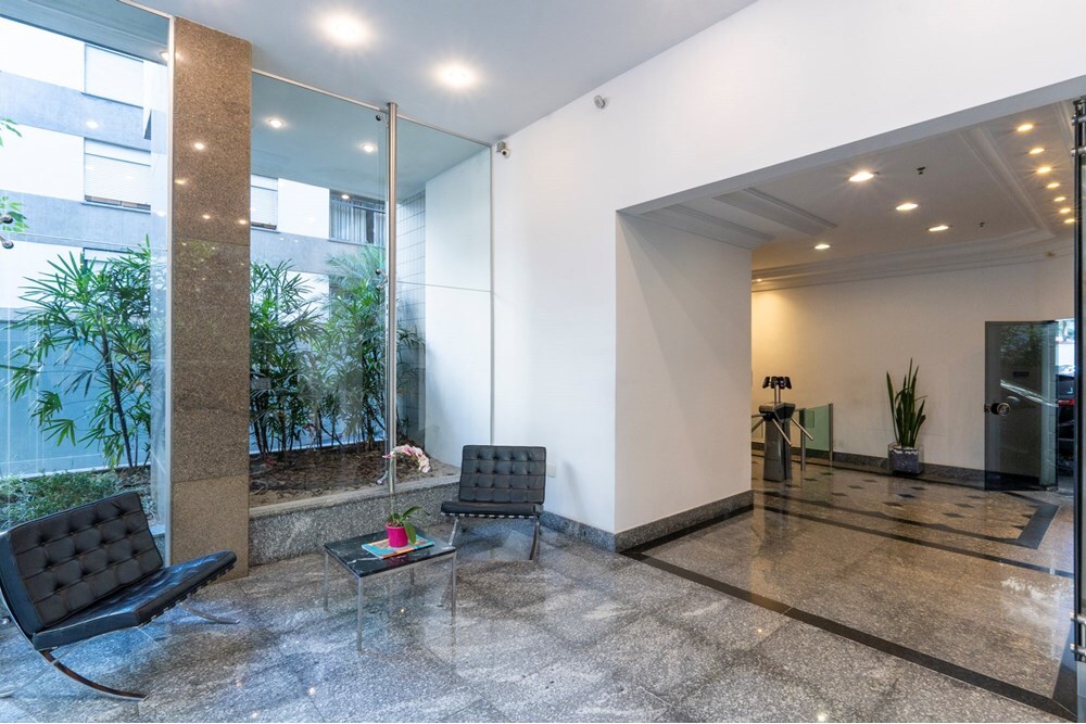 IBT 100 Sala 601241007-32 - REMAX Ville Exclusividades IBT 100 Sala 601241007-32 - REMAX Ville Exclusividades