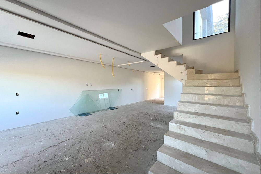 CG 200 610241026-29 - REMAX 520 Exclusividades