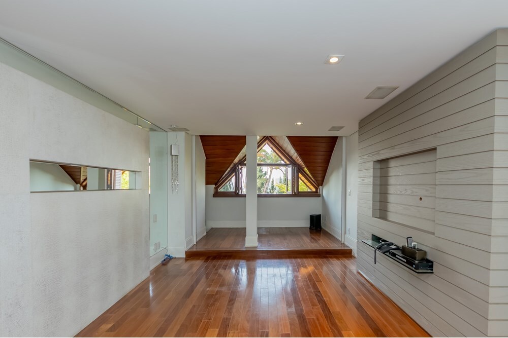 VIP 35 Casa 601461002-43 - REMAX NM Exclusividades