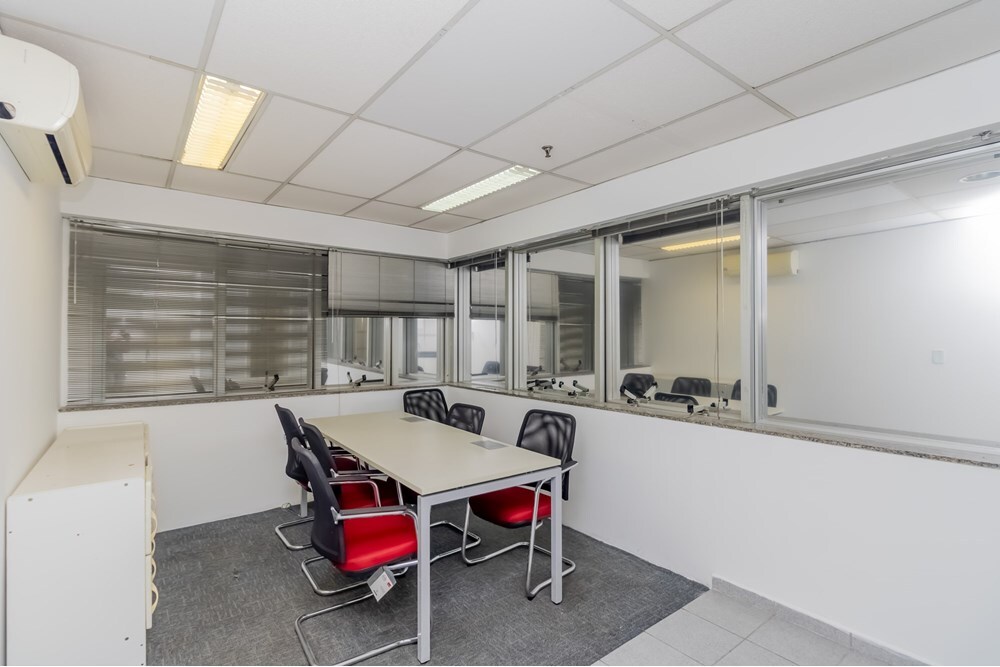 PCD 184 Sala 630331089-4 - REMAX Comunità Exclusividades