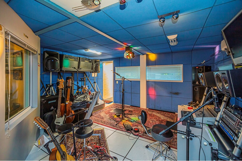 BDSJR 63 601401007-23 - REMAX Paradisus Exclusividades