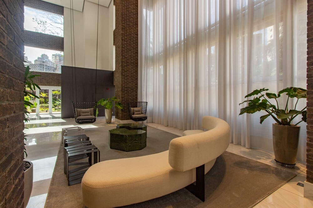 Celebrity - Kauffmann