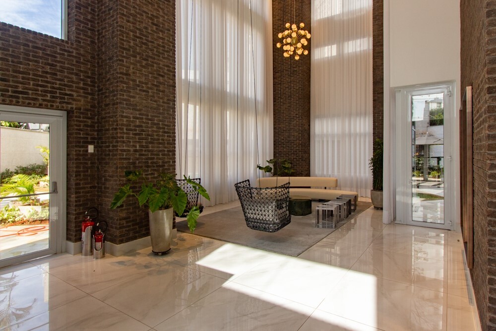 Celebrity - Kauffmann