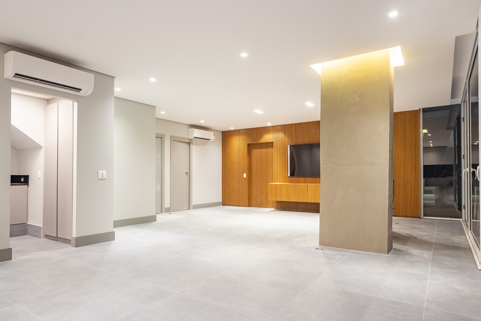 Celebrity - Kauffmann