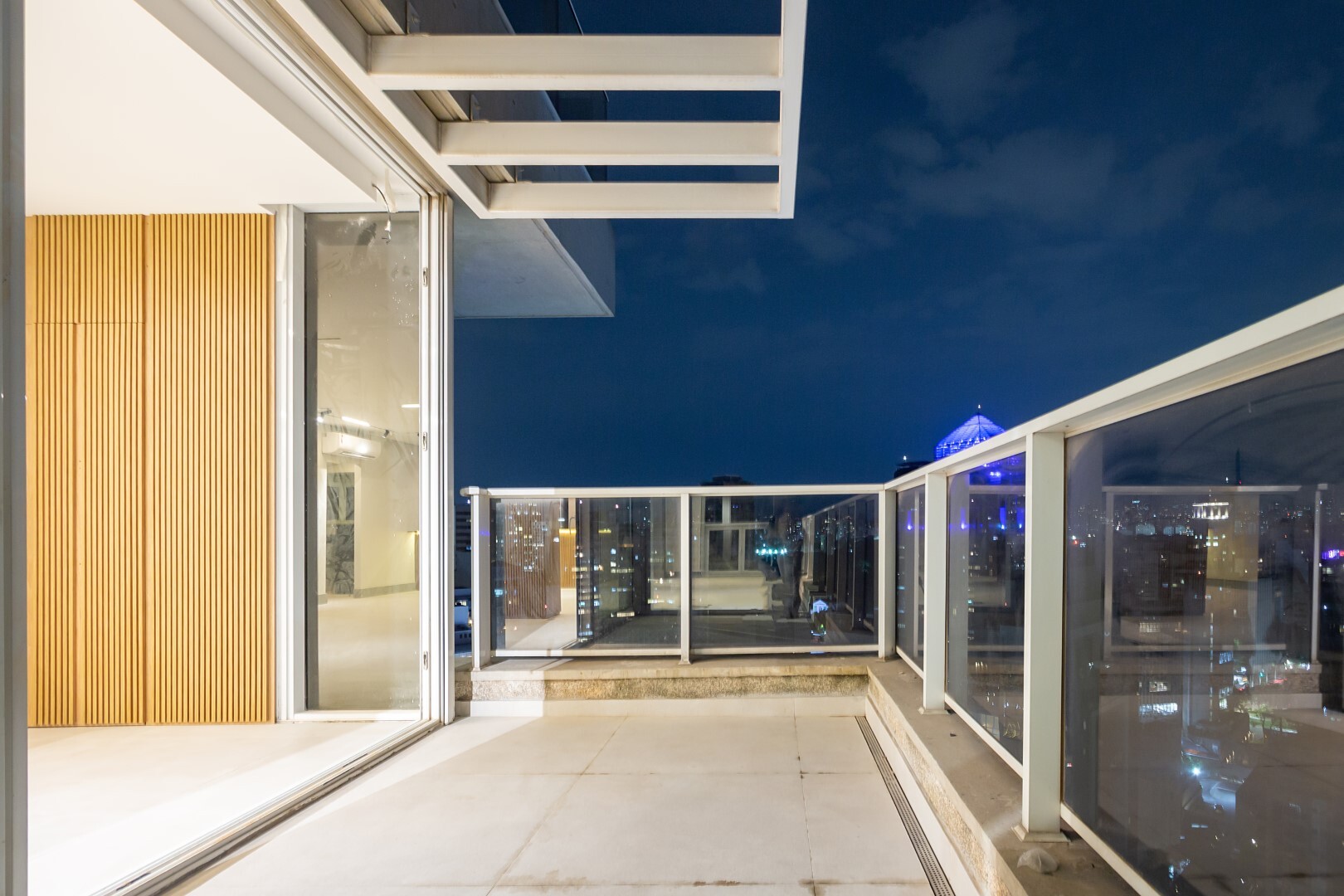 Celebrity - Kauffmann