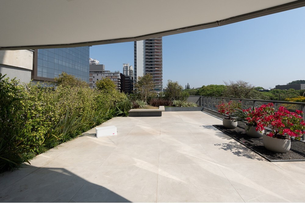 II 70 Apto 601971015-513 - REMAX Empire Exclusividades