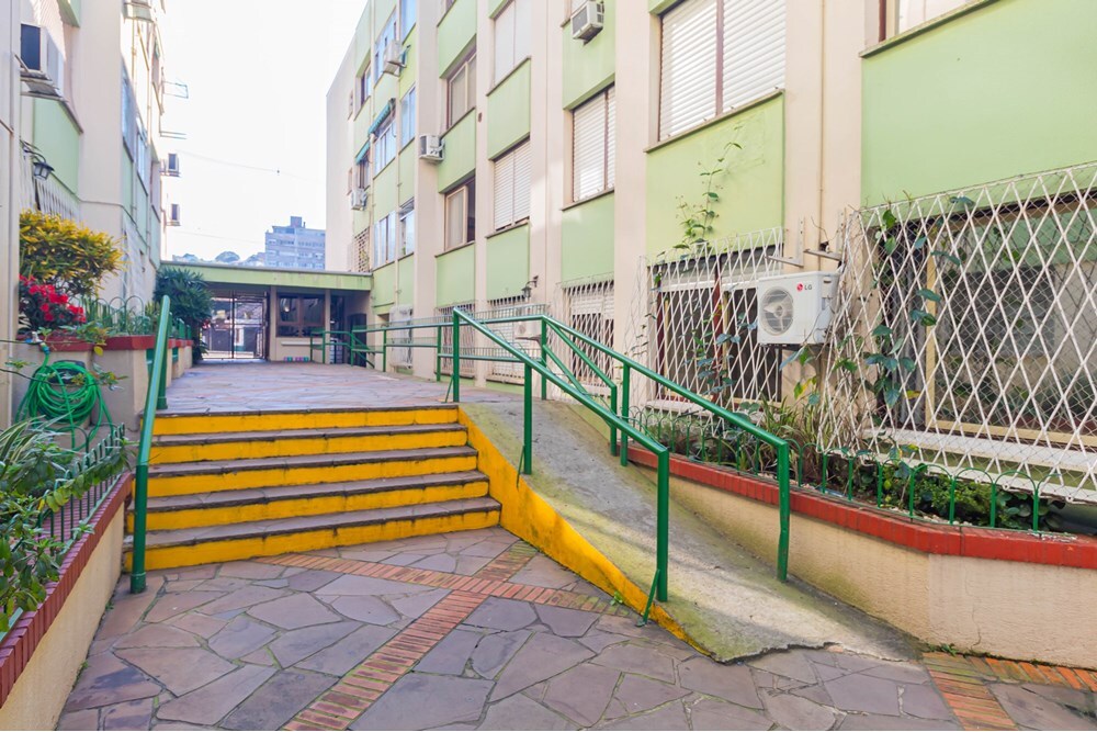Residencial Multifamiliar de 2 quartos, 67m² no bairro Teresópolis, em Porto Alegre | Eu Corretor