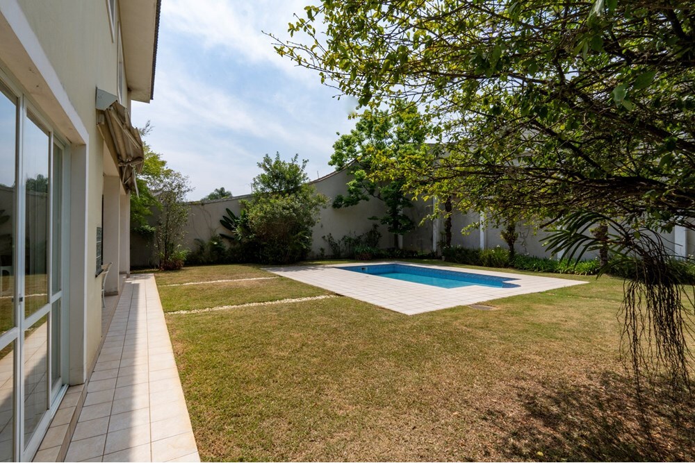 Residencial Multifamiliar de 4 quartos, 613m² no bairro Jardim Leonor, em São Paulo | Eu Corretor