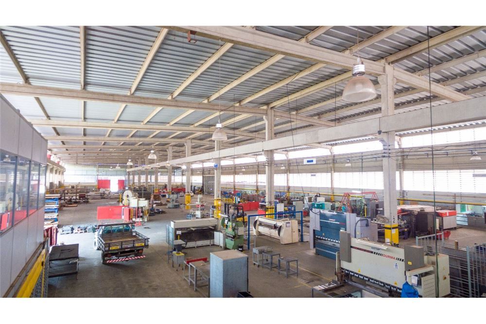 CEMZ 69 Pavilhão 690591010-33 - REMAX Máxima Exclusividades