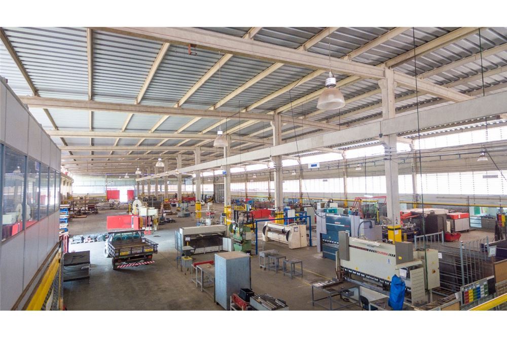 CEMZ 69 Pavilhão 690591010-33 - REMAX Máxima Exclusividades