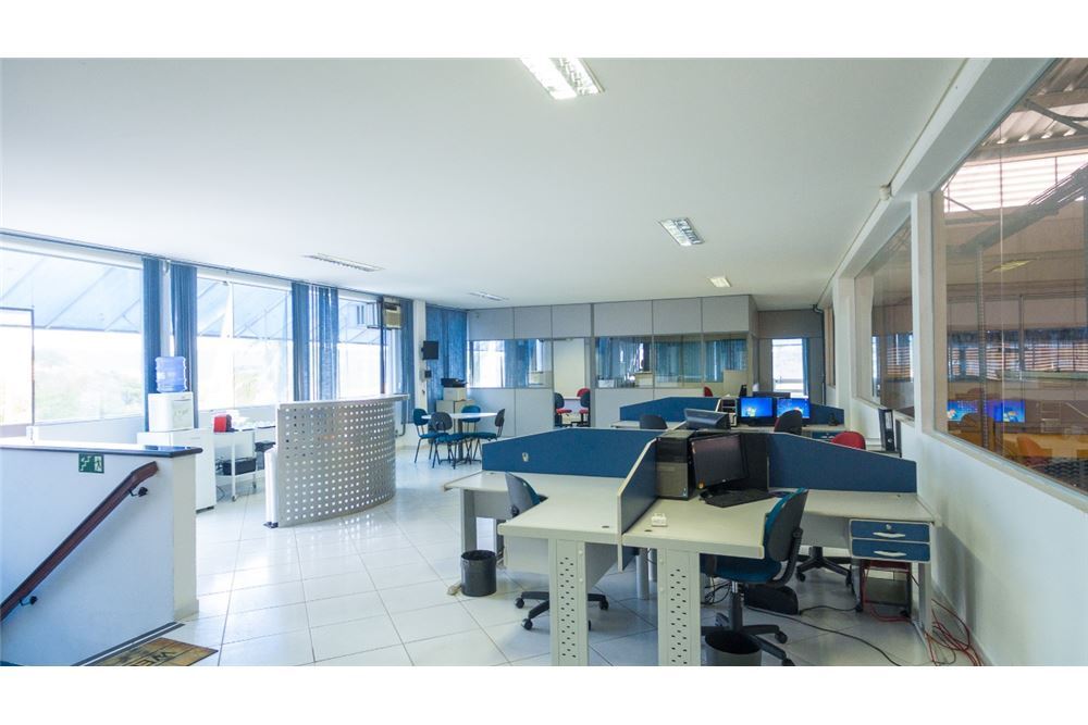 CEMZ 69 Pavilhão 690591010-33 - REMAX Máxima Exclusividades