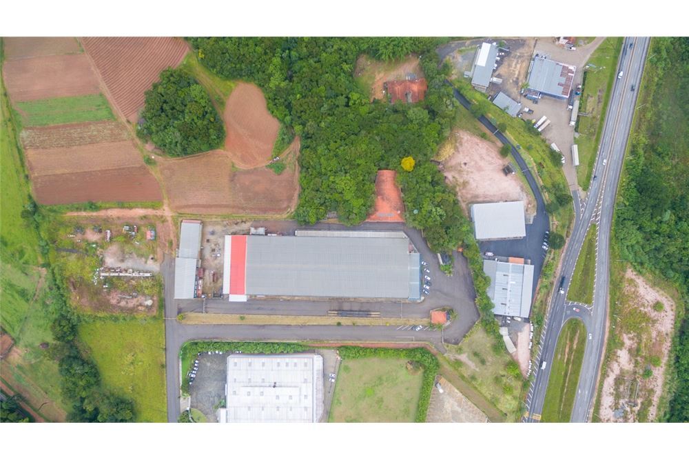 CEMZ 69 Pavilhão 690591010-33 - REMAX Máxima Exclusividades