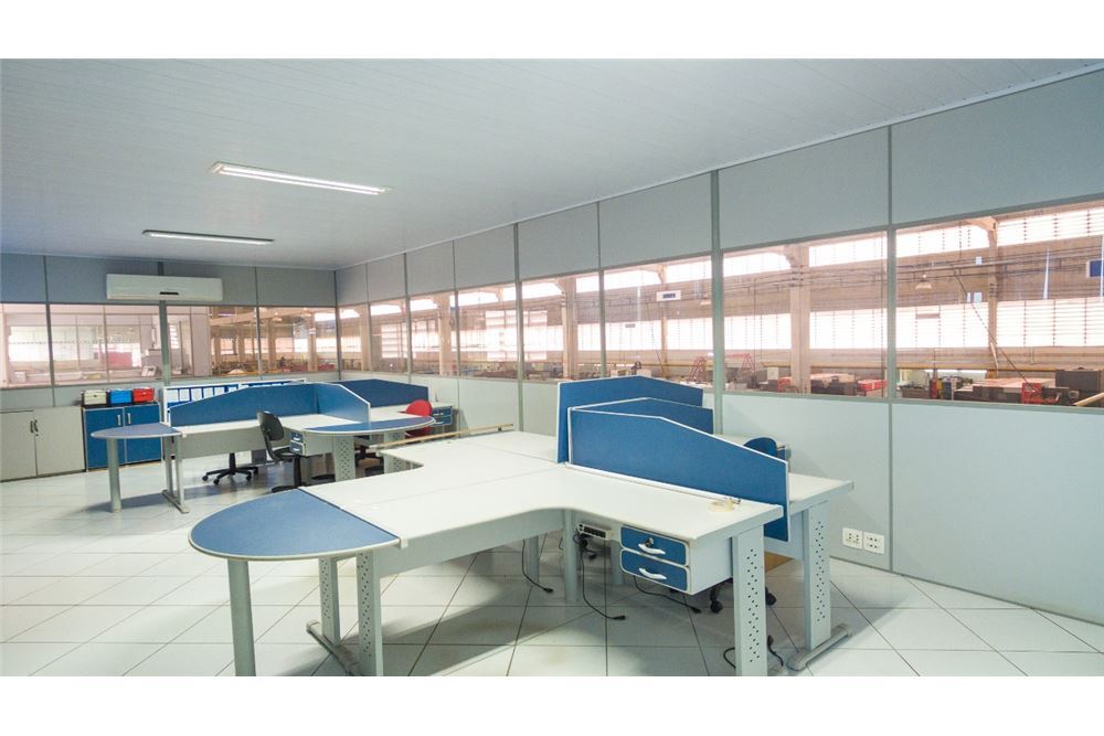 CEMZ 69 Pavilhão 690591010-33 - REMAX Máxima Exclusividades