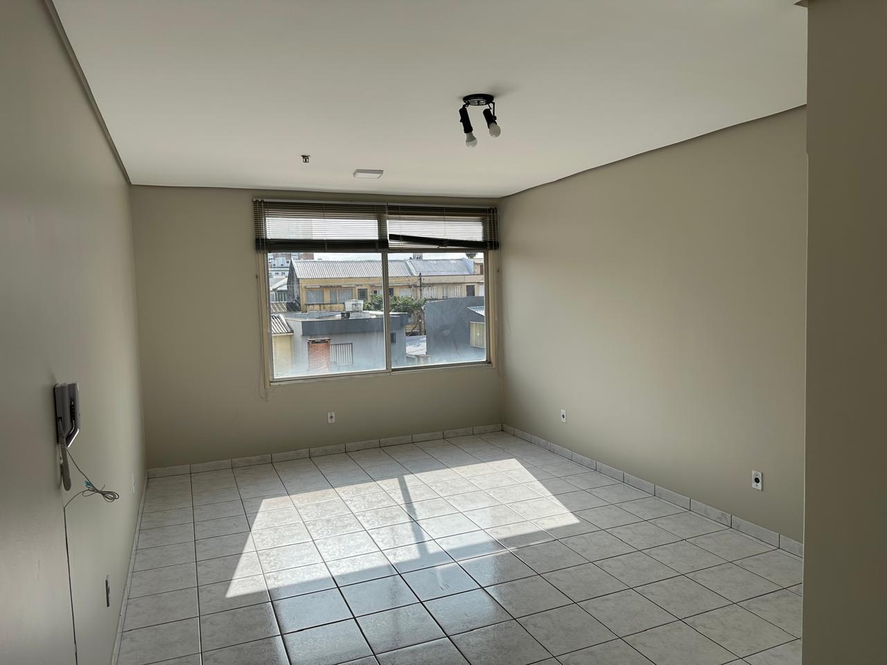 Comercial de 25m² no bairro Azenha, em Porto Alegre | Eu Corretor