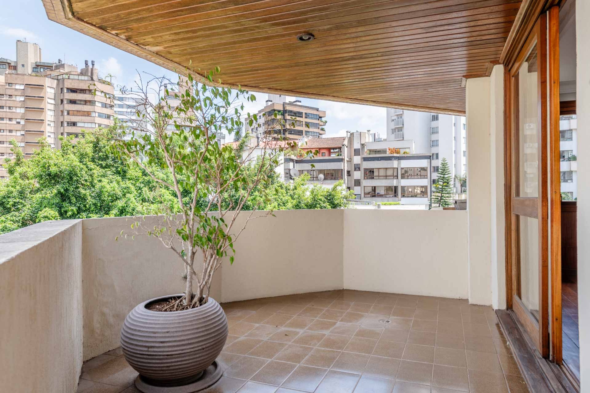 Residencial Multifamiliar de 5 quartos, 449m² no bairro Bela Vista, em Porto Alegre | Eu Corretor