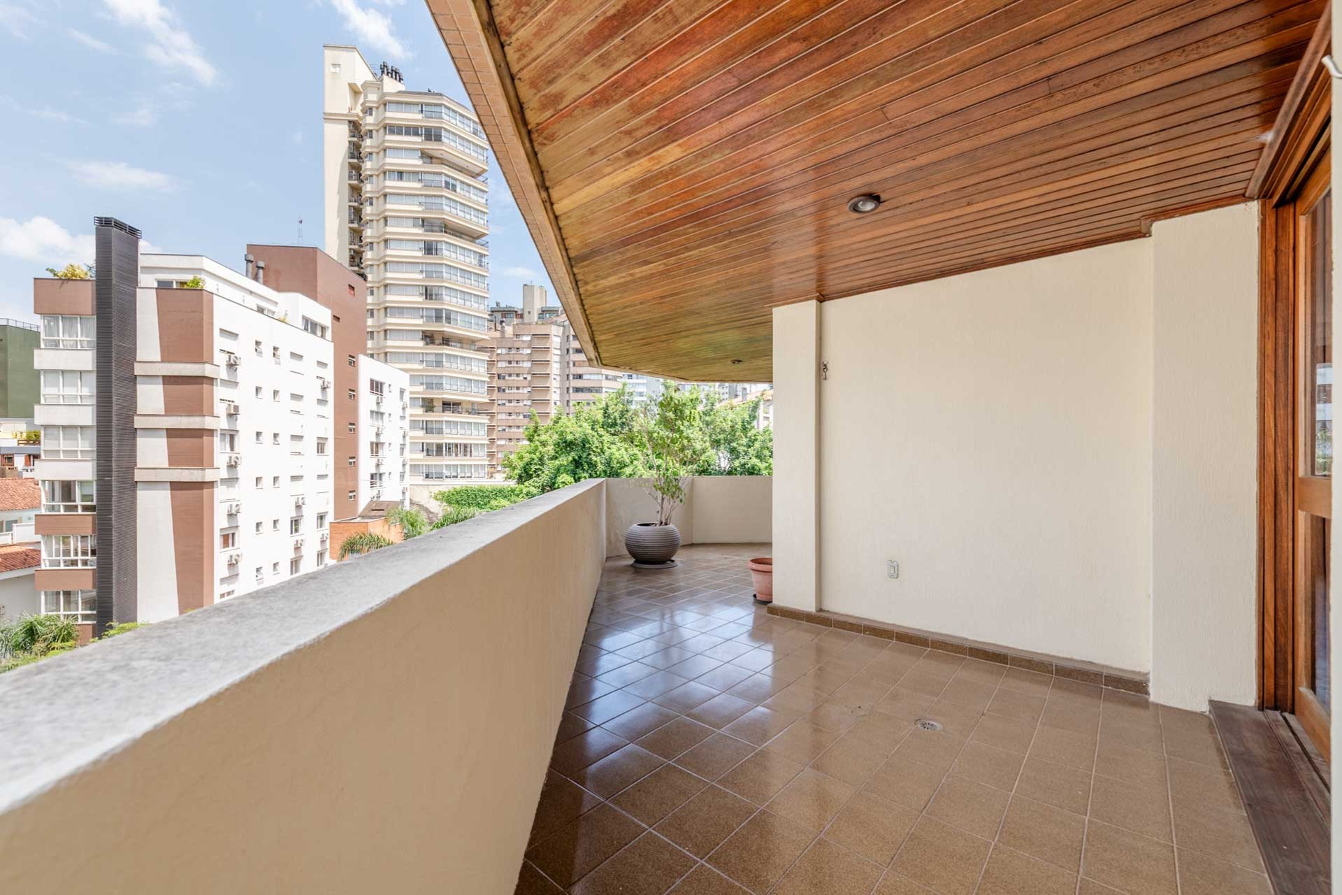 Residencial Multifamiliar de 5 quartos, 449m² no bairro Bela Vista, em Porto Alegre | Eu Corretor