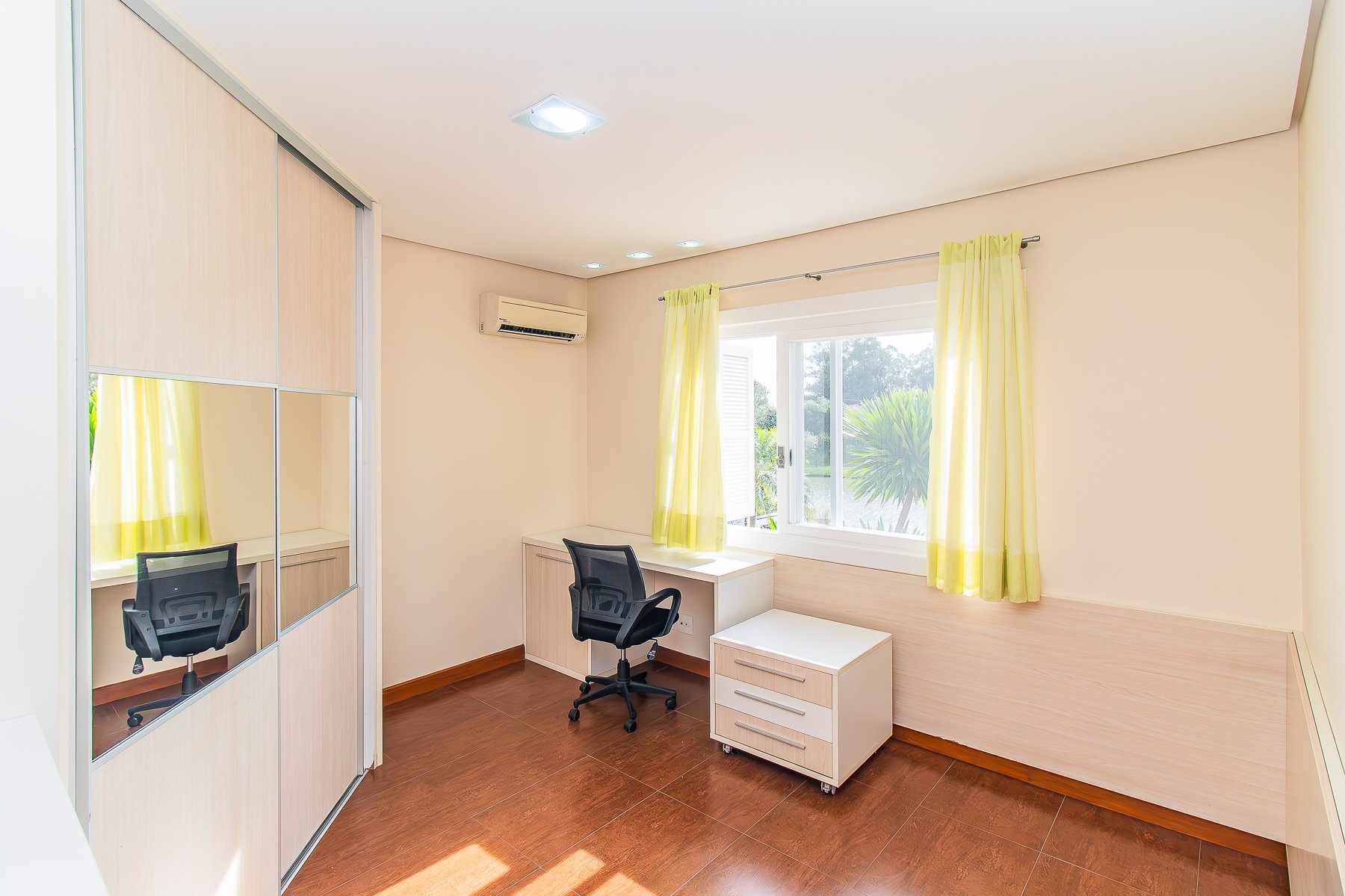 Residencial Multifamiliar de 4 quartos, 387m² no bairro Belém Novo, em Porto Alegre | Eu Corretor