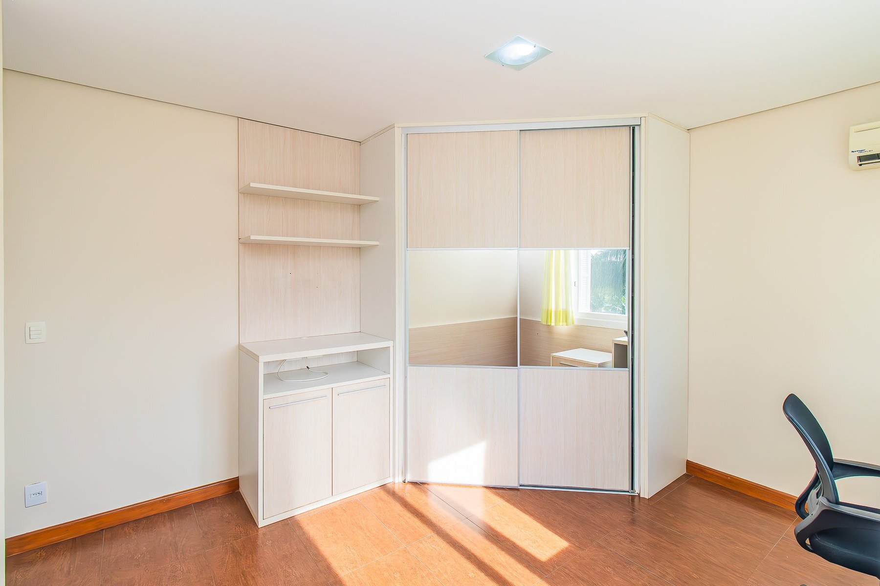 Residencial Multifamiliar de 4 quartos, 387m² no bairro Belém Novo, em Porto Alegre | Eu Corretor