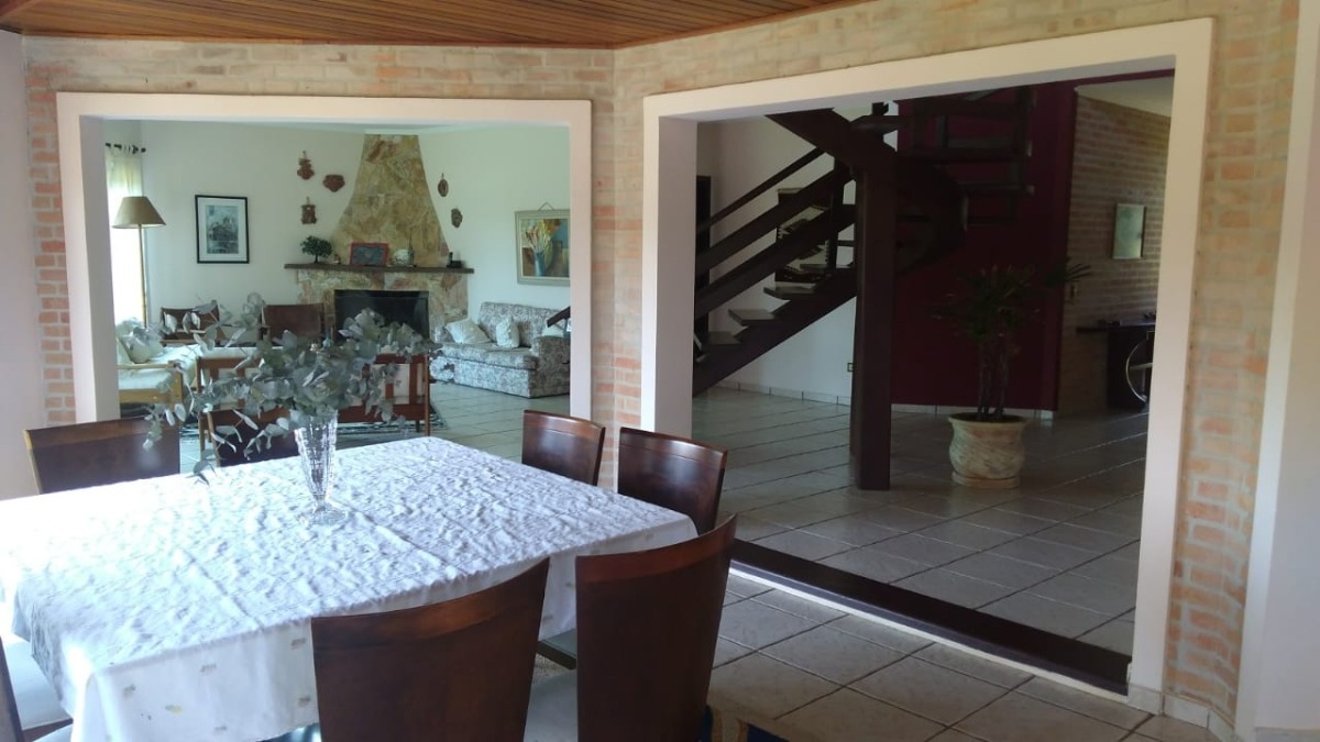 Residencial Multifamiliar de 4 quartos, 412m² no bairro do Carmo (Canguera), em São Roque | Eu Corretor