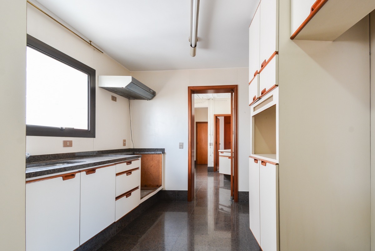 Residencial Multifamiliar de 4 quartos, 274m² no bairro Pacaembu, em São Paulo | Eu Corretor