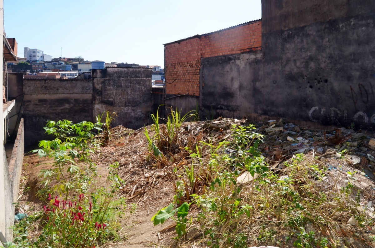 Residencial Multifamiliar de 250m² no bairro Jardim Almeida Prado, em São Paulo | Eu Corretor