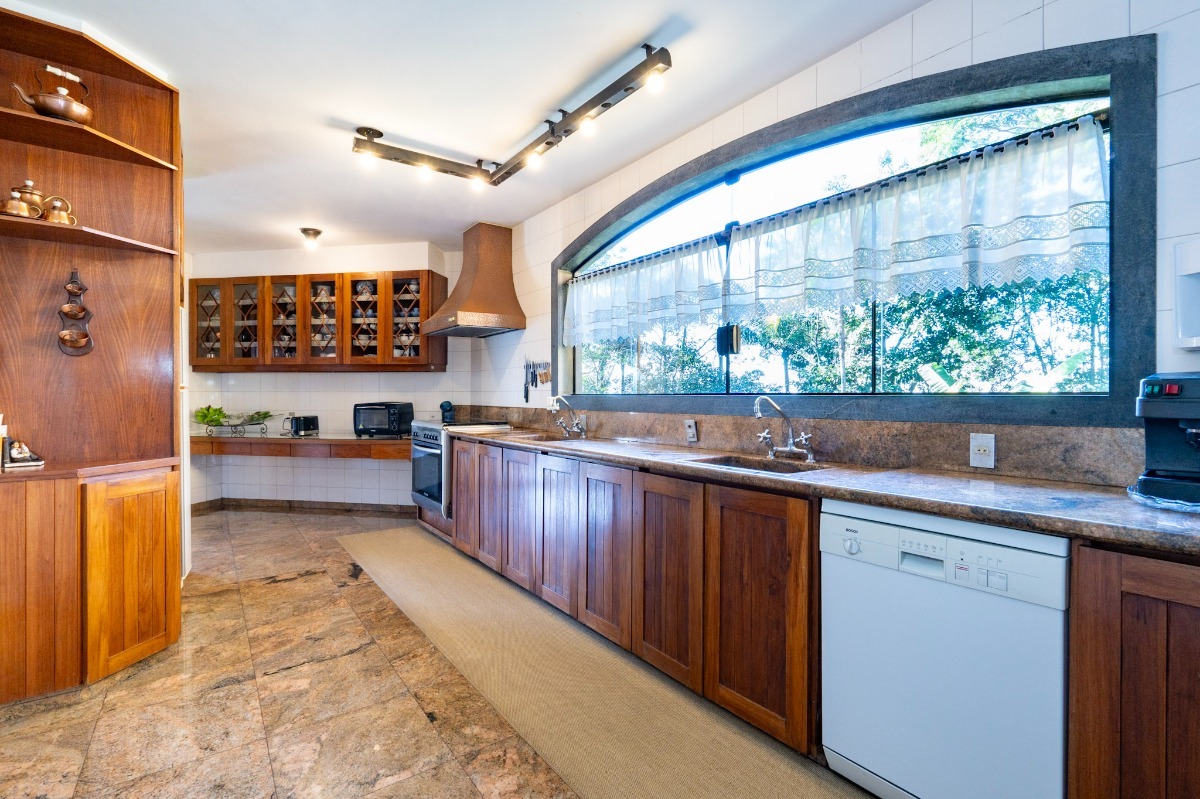 Residencial Multifamiliar de 6 quartos, 1224m² no bairro Condomínio Iolanda, em Taboão da Serra | Eu Corretor