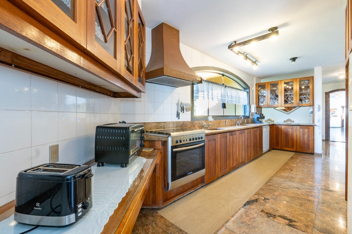 Residencial Multifamiliar de 6 quartos, 1224m² no bairro Condomínio Iolanda, em Taboão da Serra | Eu Corretor