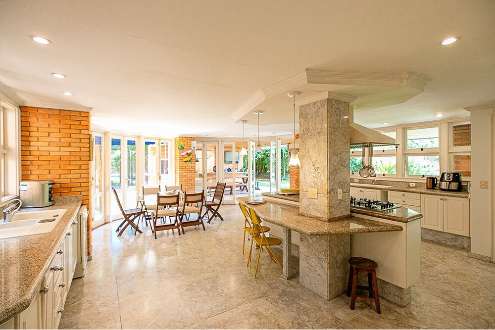 Residencial Multifamiliar de 4 quartos, 1023m² no bairro Jardim Cordeiro, em São Paulo | Eu Corretor