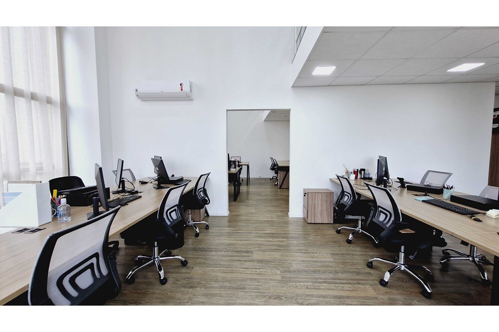 BP 72 Sala 601361020-384 - REMAX Trio Exclusividades BP 72 Sala 601361020-384 - REMAX Trio Exclusividades