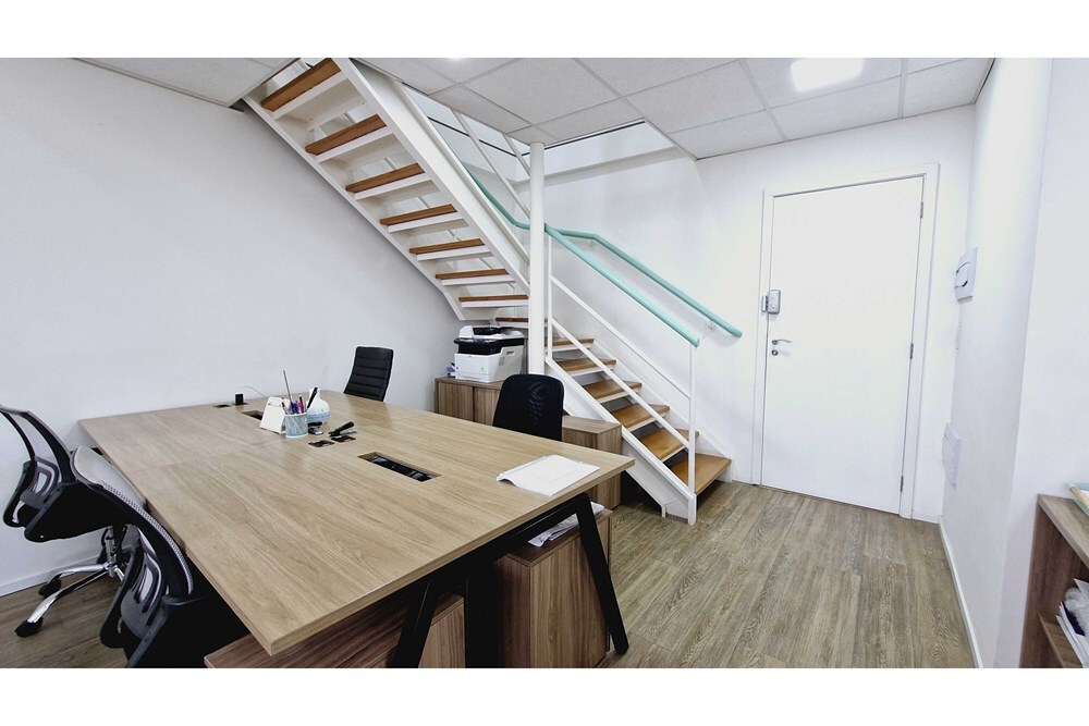 BP 72 Sala 601361020-384 - REMAX Trio Exclusividades BP 72 Sala 601361020-384 - REMAX Trio Exclusividades