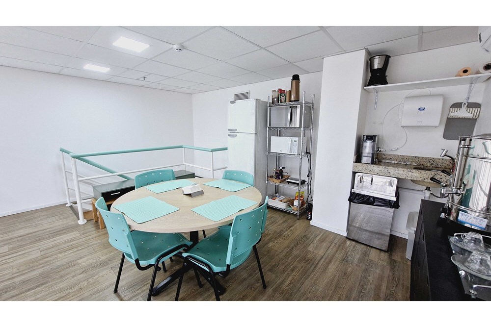 BP 72 Sala 601361020-384 - REMAX Trio Exclusividades BP 72 Sala 601361020-384 - REMAX Trio Exclusividades