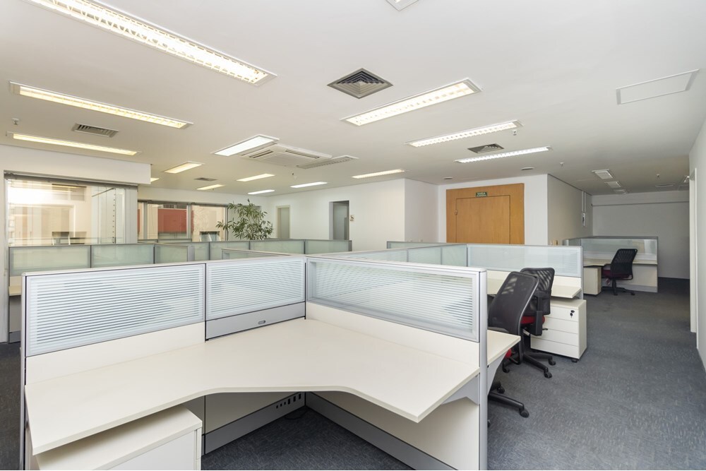 PCD 184 Sala 630331089-9 - REMAX Comunità Exclusividades