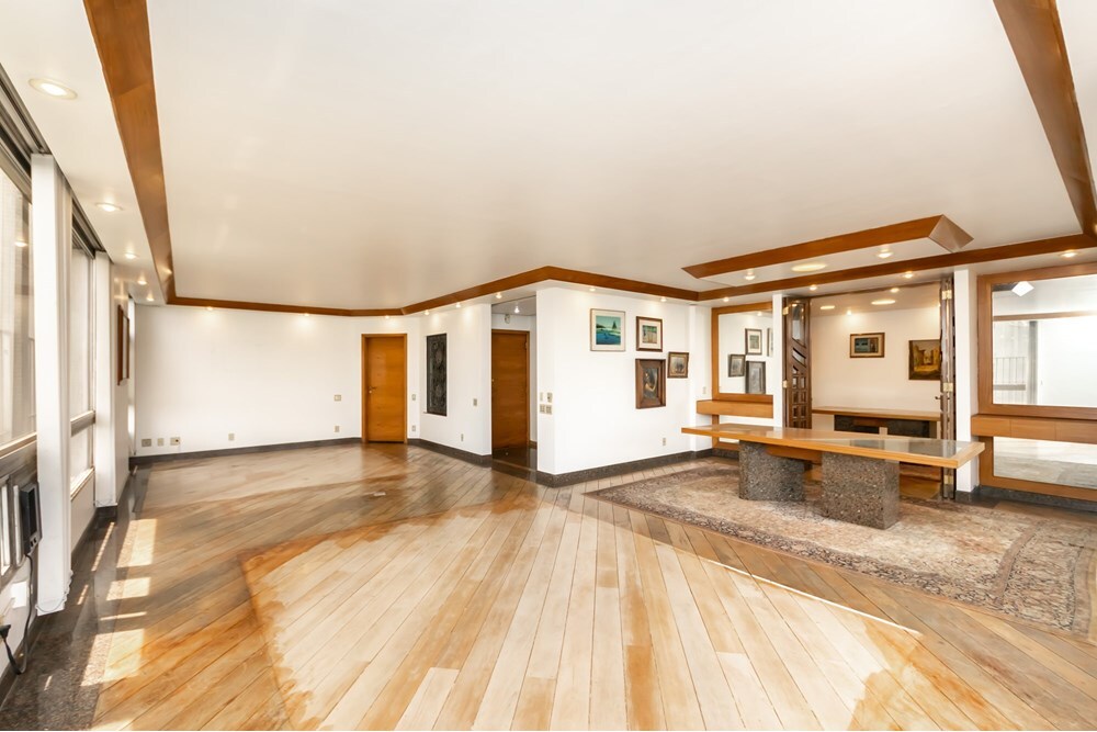 JEAMV 725 Apto 601081065-20 - REMAX Lepex Exclusividades