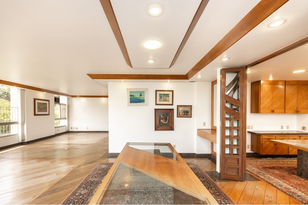 JEAMV 725 Apto 601081065-20 - REMAX Lepex Exclusividades