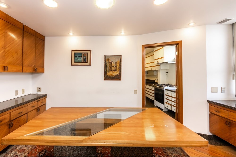 JEAMV 725 Apto 601081065-20 - REMAX Lepex Exclusividades