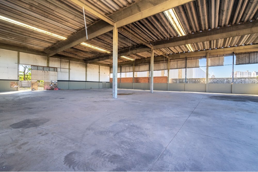 EAG 430 Pavilhão 690591010-36 - REMAX Máxima Exclusividades EAG 430 Pavilhão 690591010-36 - REMAX Máxima Exclusividades