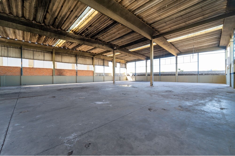 EAG 430 Pavilhão 690591010-36 - REMAX Máxima Exclusividades EAG 430 Pavilhão 690591010-36 - REMAX Máxima Exclusividades