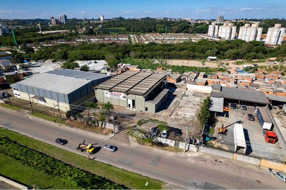 EAG 430 Pavilhão 690591010-36 - REMAX Máxima Exclusividades EAG 430 Pavilhão 690591010-36 - REMAX Máxima Exclusividades