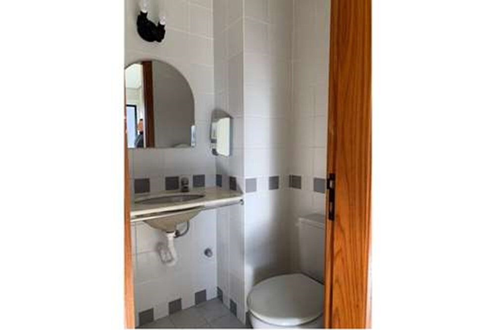 Comercial de 25m² no bairro Menino Deus, em Porto Alegre | Eu Corretor