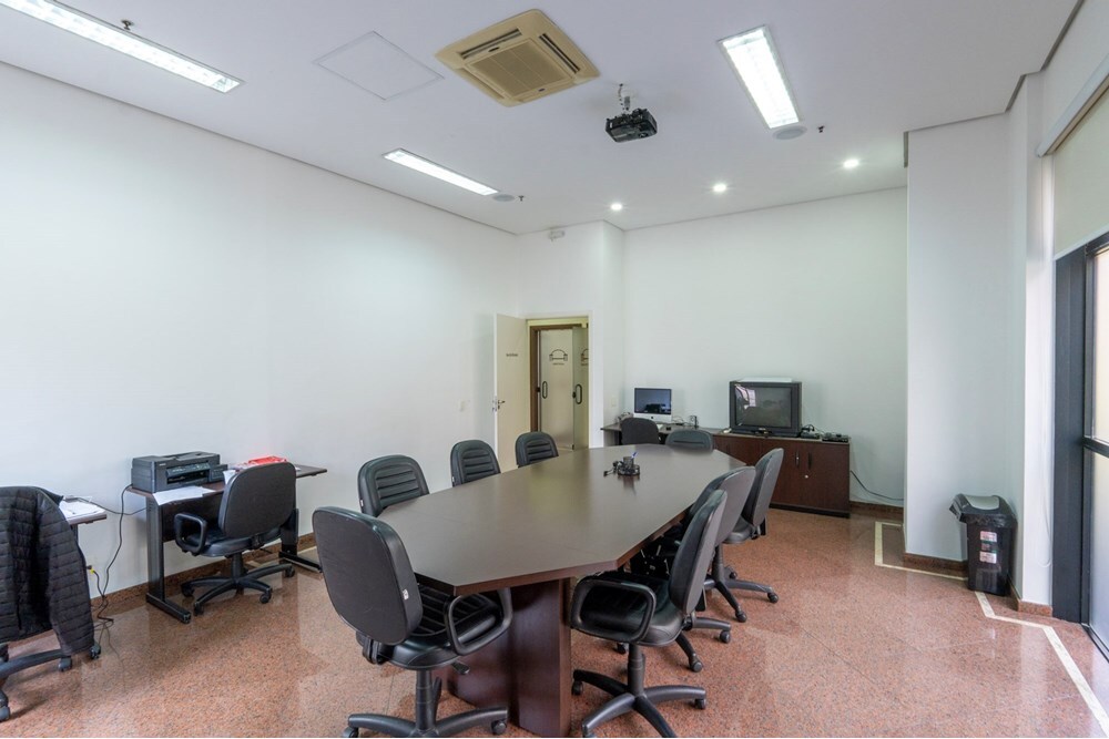 BFPP 145 Sala 601241003-139 - REMAX Ville Exclusividades