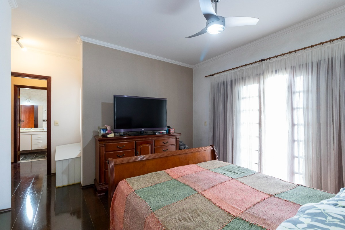 Residencial Multifamiliar de 4 quartos, 268m² no bairro Morada das Flores (Aldeia da Serra), em Santana de Parnaíba | Eu Corretor