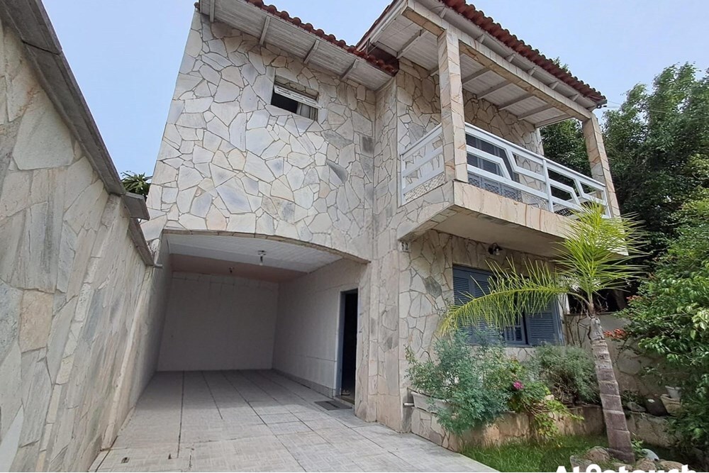 JAI 52 Casa 612531034-100 - Remax MC3 Exclusividades