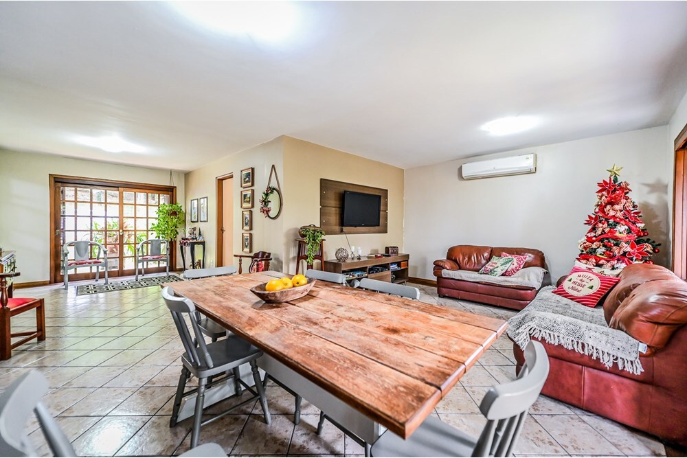 Residencial Multifamiliar de 4 quartos, 231m² no bairro Santa Tereza, em Porto Alegre | Eu Corretor