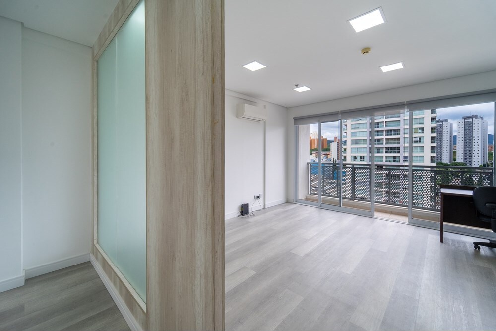 JM9DJ 3405 Sala 690591010-37 - REMAX Máxima Exclusividades