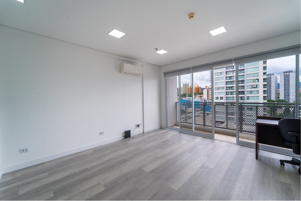 JM9DJ 3405 Sala 690591010-37 - REMAX Máxima Exclusividades