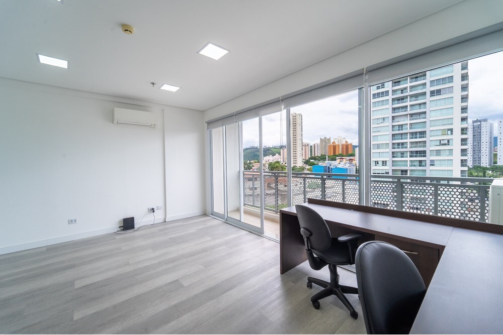 JM9DJ 3405 Sala 690591010-37 - REMAX Máxima Exclusividades