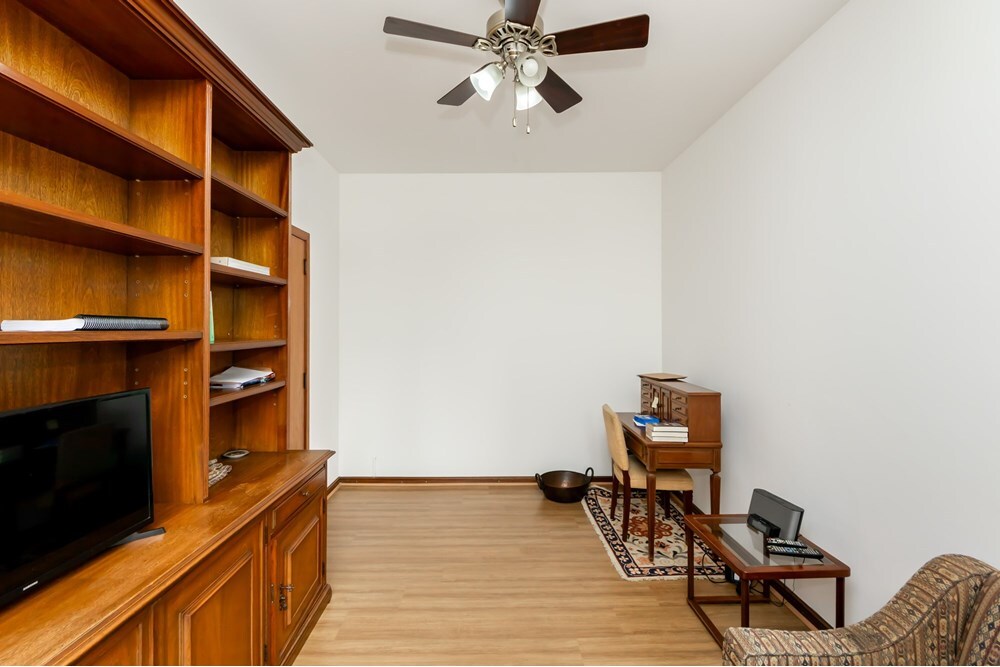 VUJ 165 Apto 601721032-78 - REMAX Front Exclusividades