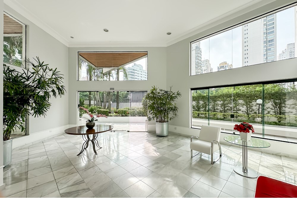 VUJ 165 Apto 601721032-78 - REMAX Front Exclusividades